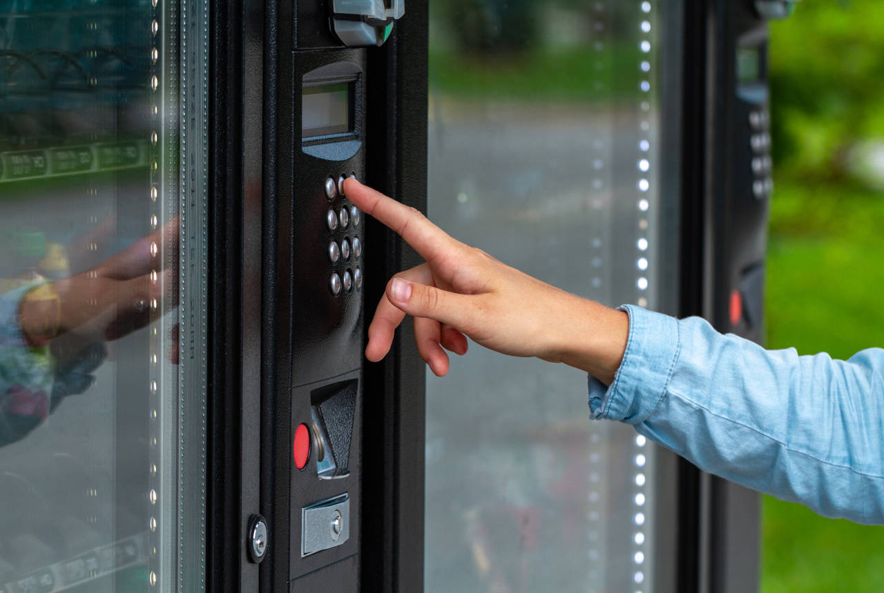 Service automate de băuturi